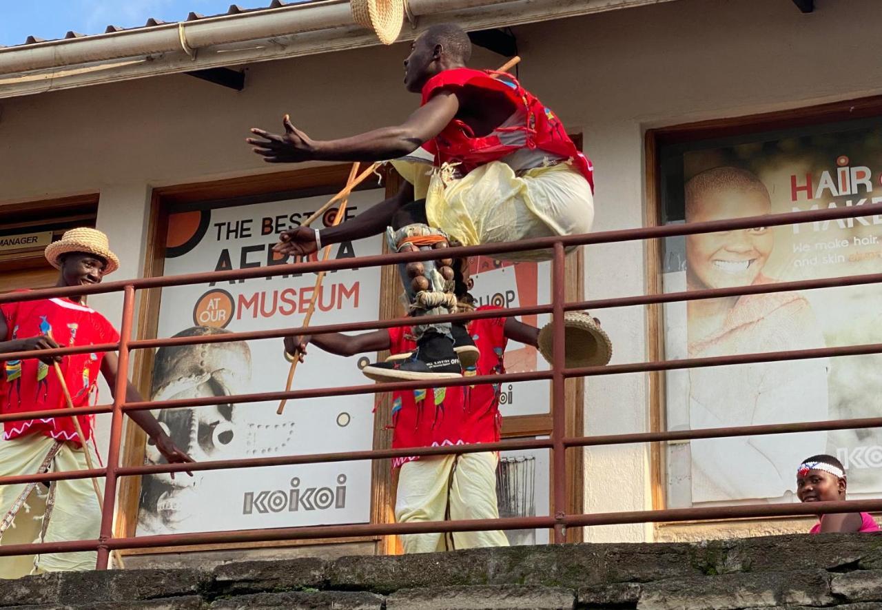 Koi Koi, Fort Portal Hotel Kasusu Exterior photo