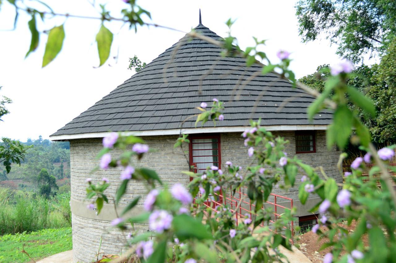 Koi Koi, Fort Portal Hotel Kasusu Exterior photo